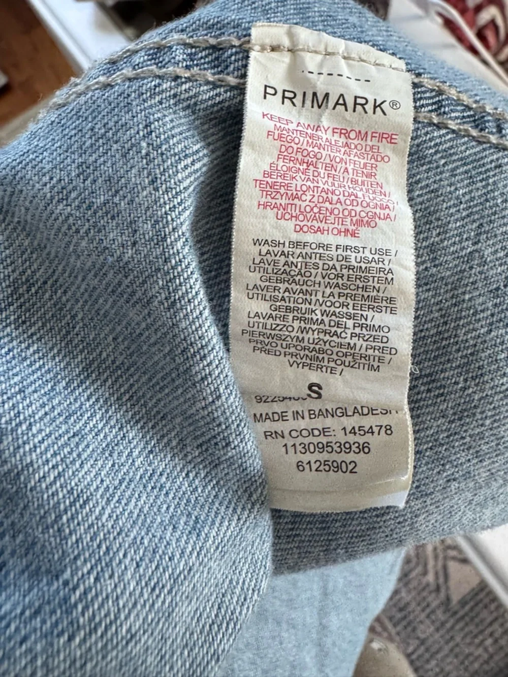 Light Blue Denim Short-Sleeve Shirt - Casual Top/ unisex - Picture 2 of 2